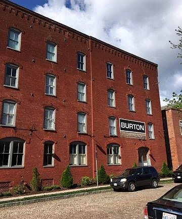 4th image of 522 Bridge St APT 3C