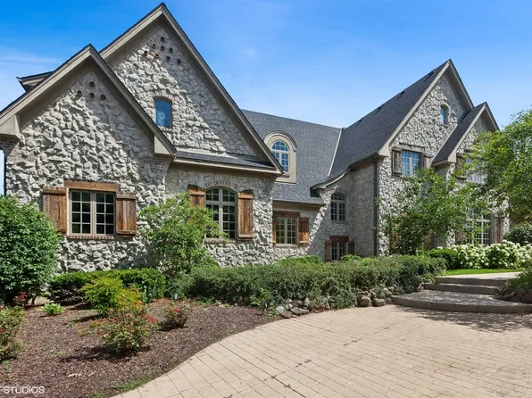 8S223 Derby Dr, Naperville, IL 60540