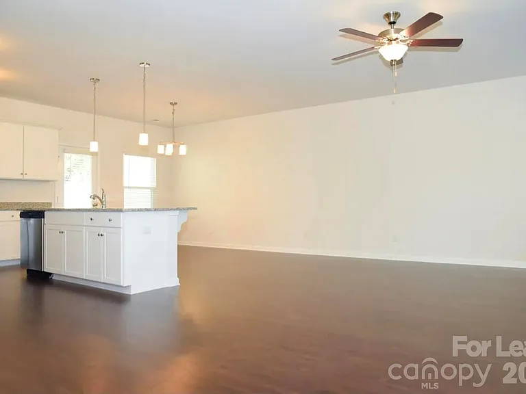 9331 Arbor Creek Dr — Photo 4
