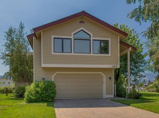 1915 Kokanee Way, South Lake Tahoe, CA 96150