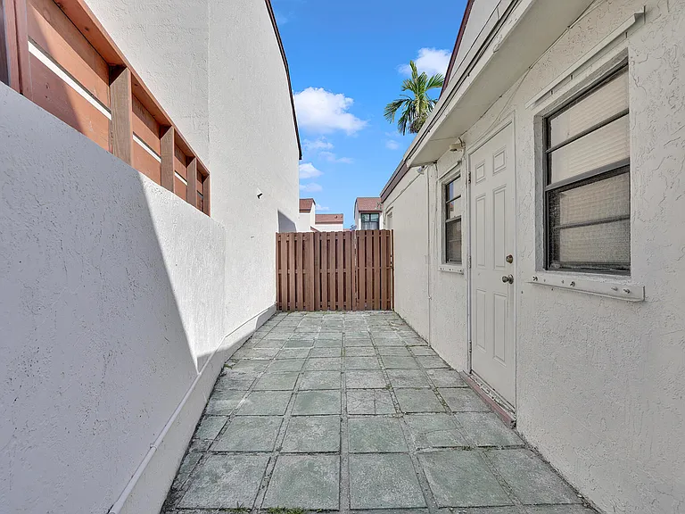 9702 NW 5th Ln #9702 — Photo 19