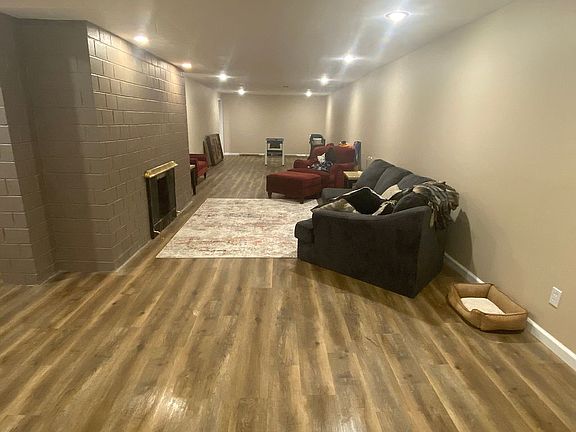 3rd image of 4930 Kolmar Ave