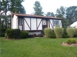 33 Meadow Ln, Plattekill, NY 12548