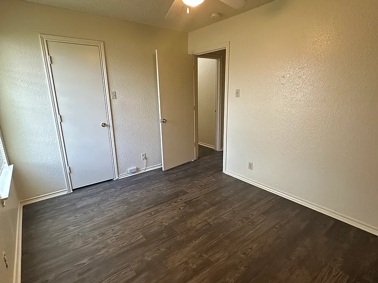 721 Avenue A #6 — Photo 10