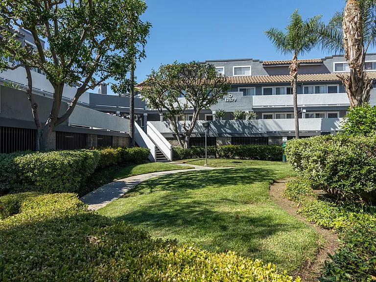 Emerald Ridge Apartments — Photo 55