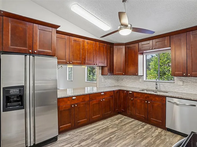 325 Timberline Trl — Photo 20