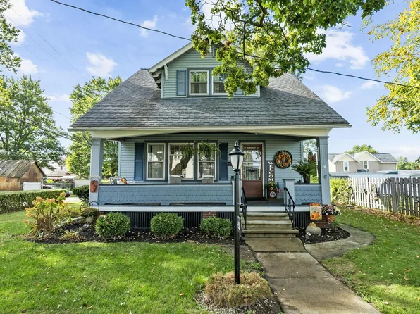 221 W Oakwood Ave, Bucyrus, OH 44820