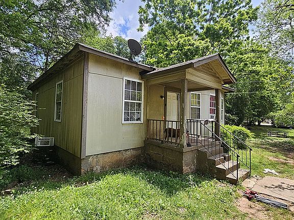 5th image of 117 Dix St