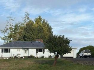 26 1st St, Bay Center, WA 98527