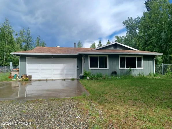 936 Ridgetop Rd, North Pole, AK 99705