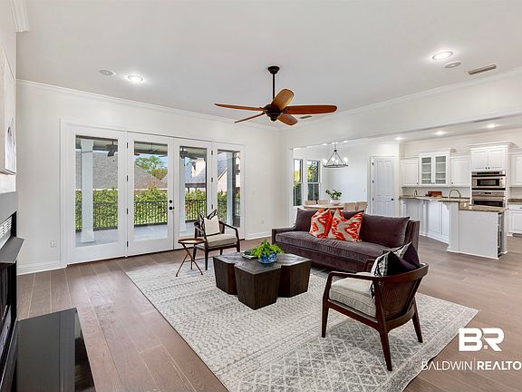 5th image of 17407 Seldon St
