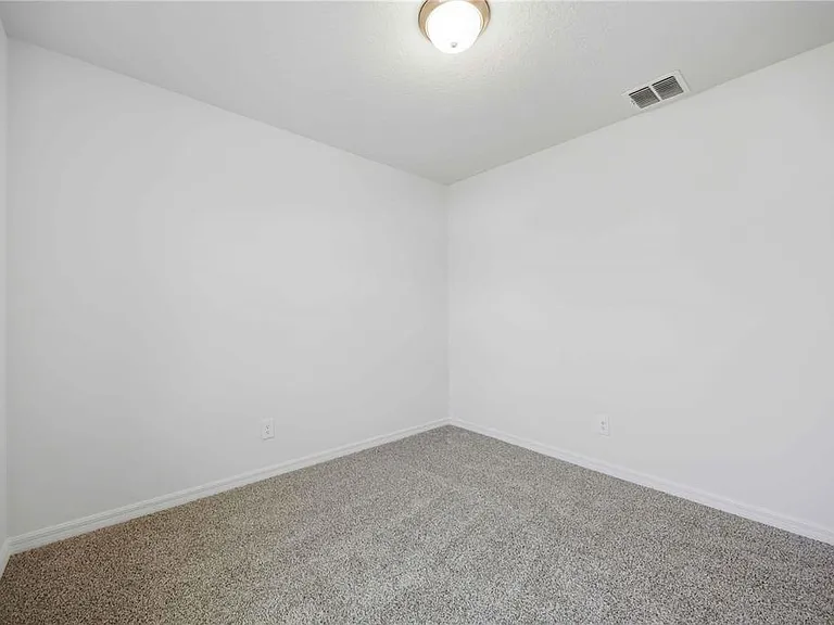 5009 Katrina Dr — Photo 8