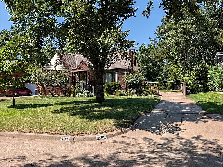 3410 E Clark St — Photo 3