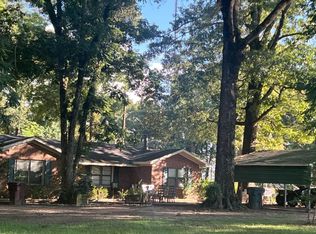 955 Little Lake Rd, Oak Ridge, LA 71264