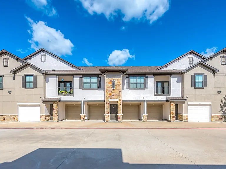 Grand Villas at Tuscan Lakes — Photo 33