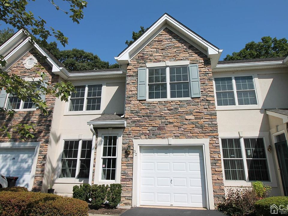 1st image of 32 Amber Dr