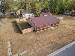 1308 Stewart St, Winfield, KS 67156