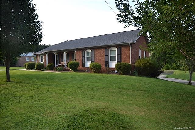1st image of 104 Creekside Dr