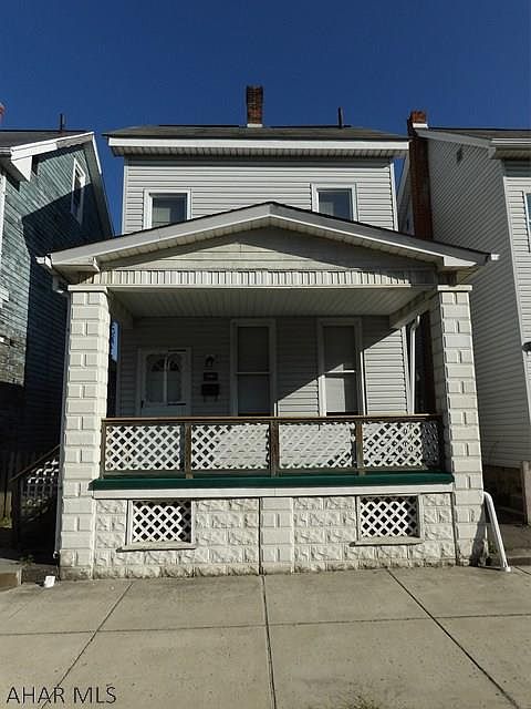 1st image of 211 N 7th Ave