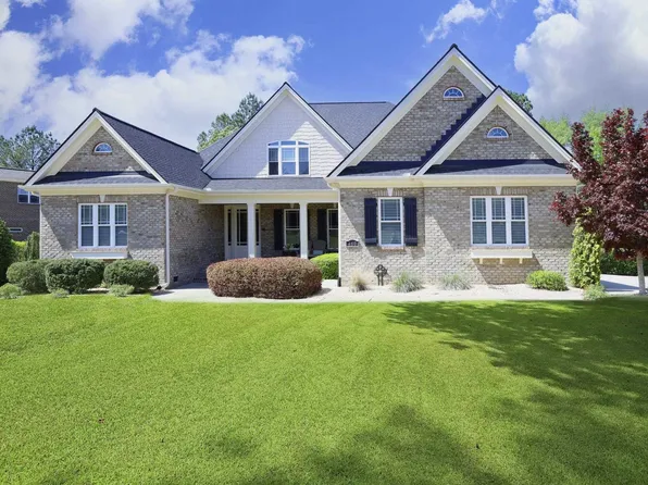 469 Balmoral St, Clayton, NC 27520