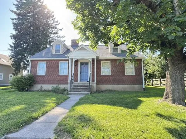 816 N Houcksville Rd, Hampstead, MD 21074