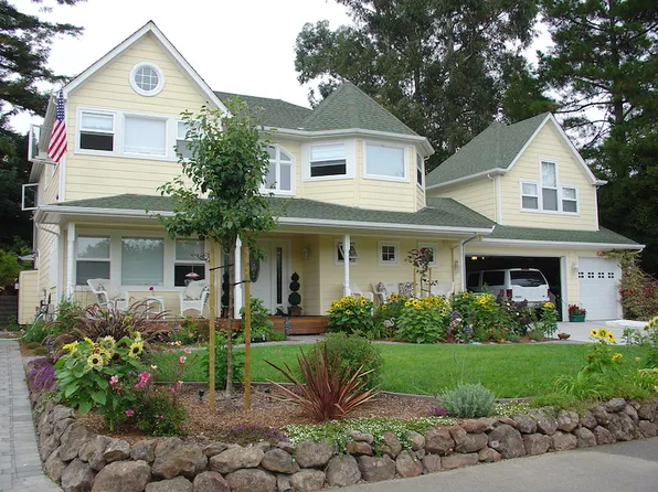 402 Park Way #A, Santa Cruz, CA 95062