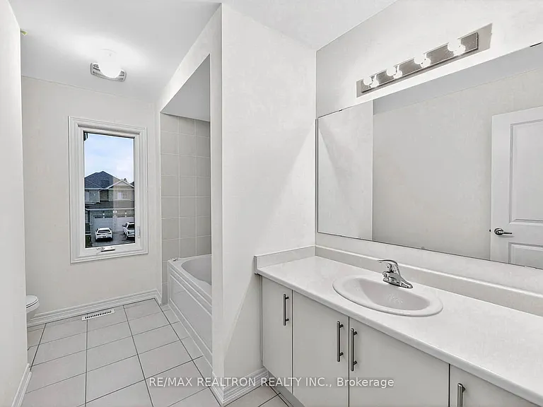 1 Wakefield Blvd — Photo 38