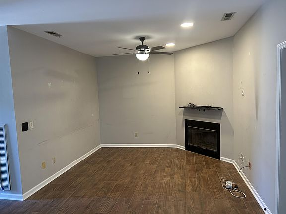 4th image of 105 Brownsridge Ln #1