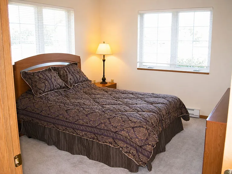 Windsor Pond Apartments — Photo 14