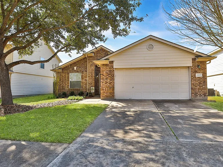 19627 Beachy Ct — Photo 3