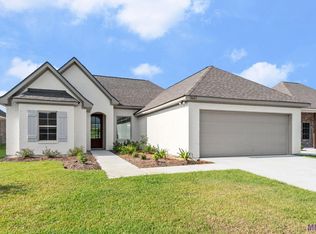 18623 Seabiscuit Ln, Zachary, LA 70791