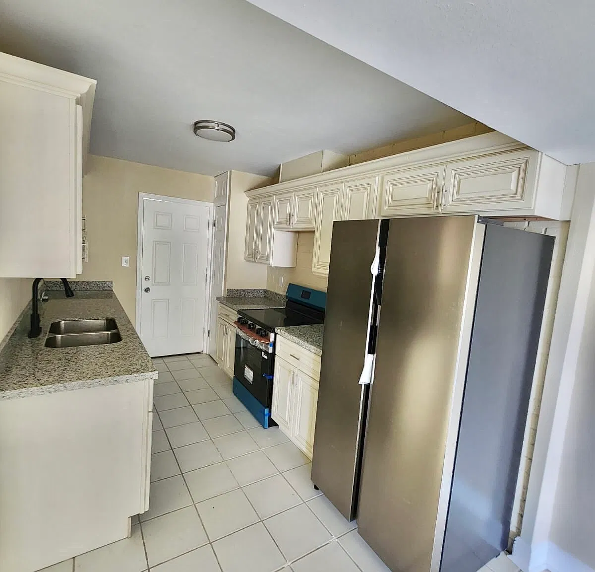 3 bed, 1450 sqft, $1,850 — Photo 1