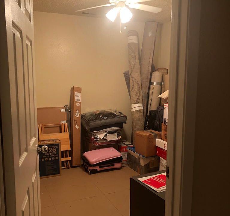 Downstairs bedroom.