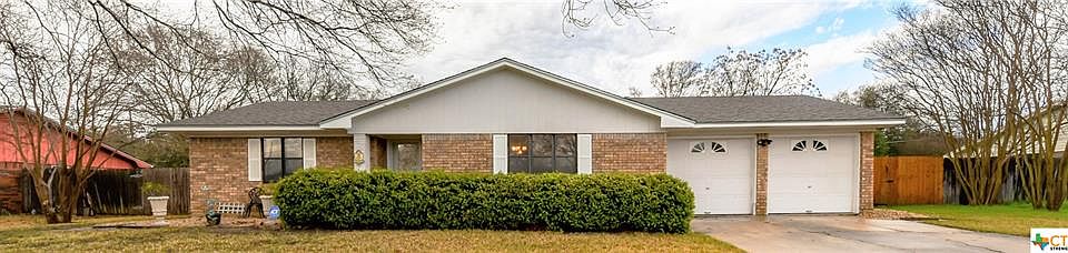 1st image of 204 E Cherokee Dr