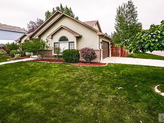 4th image of 213 Colonial Way