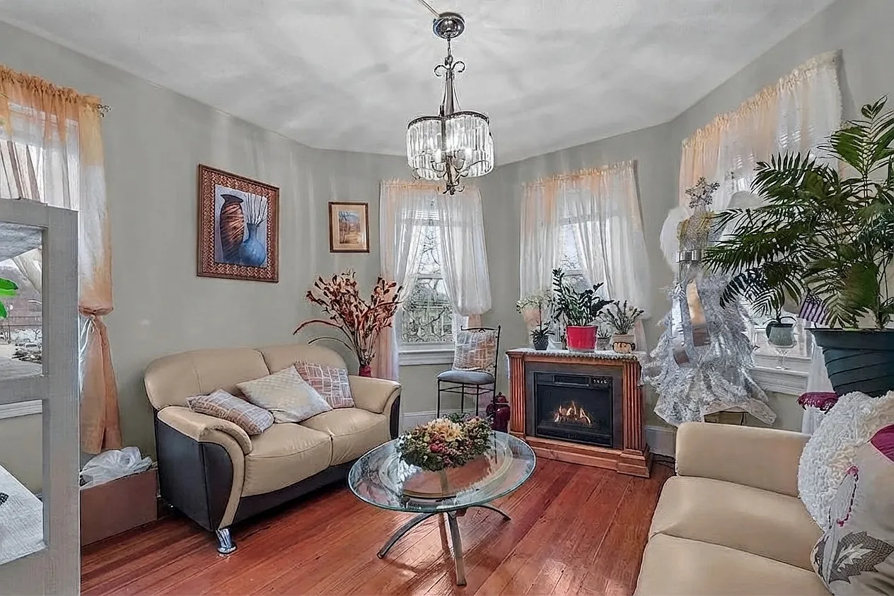 2 bed, 1100 sqft, $2,300 — Photo 1