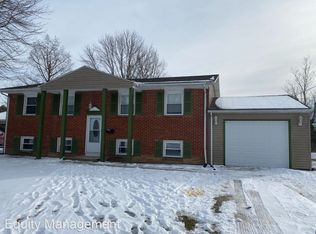 651 Beverly Hills Dr, Youngstown, OH
