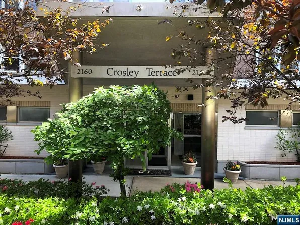 2160 Center Ave APT 1G, Fort Lee, NJ 07024