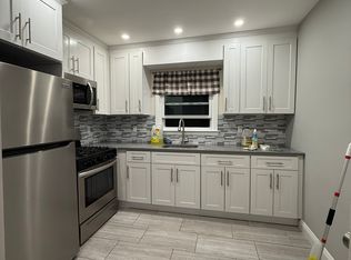 (Undisclosed Address), East Rockaway, NY 11518