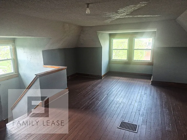 1701 Huron Ave — Photo 32