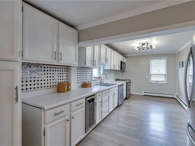 822 Lawrence St — Photo 21