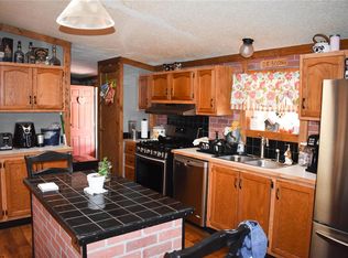 1262 Mettler Rd, New Douglas, IL 62074