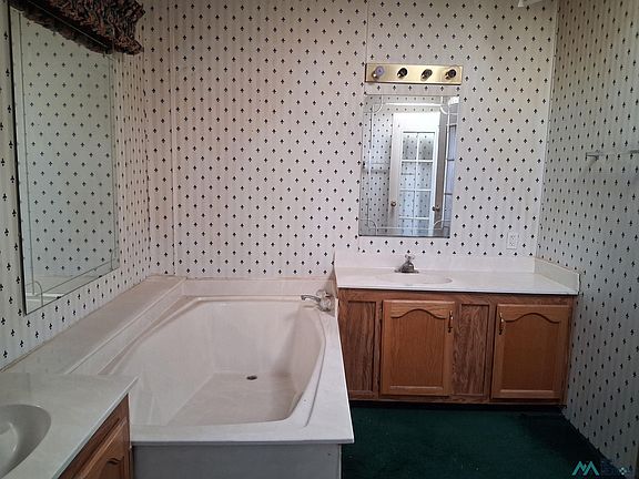 4th image of 17 Gloryland Ln