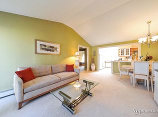 6551 W School St APT 305B, Chicago, IL