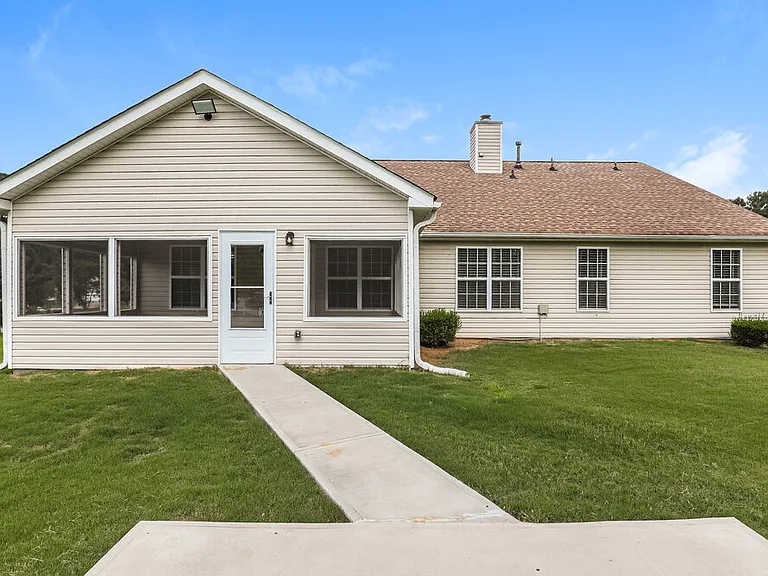 1101 Marsh Ct — Photo 18