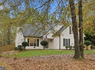 5 Riverside Dr, Sharpsburg, GA 30277