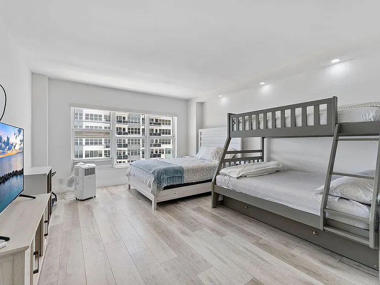 3750 Galt Ocean Dr #1002 — Photo 23