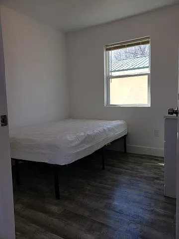 1 bed, 375 sqft, $895 — Photo 3