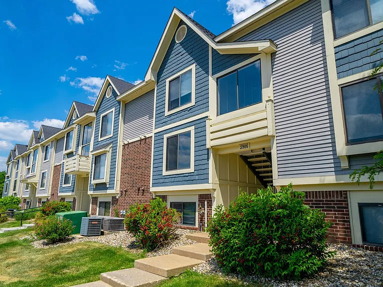 Indian Lakes Apartments — Photo 48
