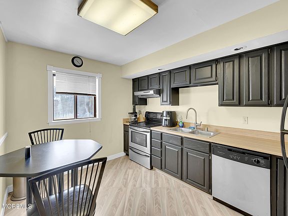 4th image of 208 Alpine Trail